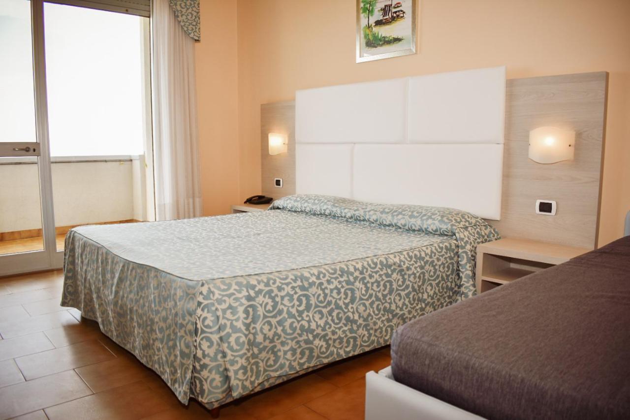 Hotel Costa Verde Tortoreto Esterno foto