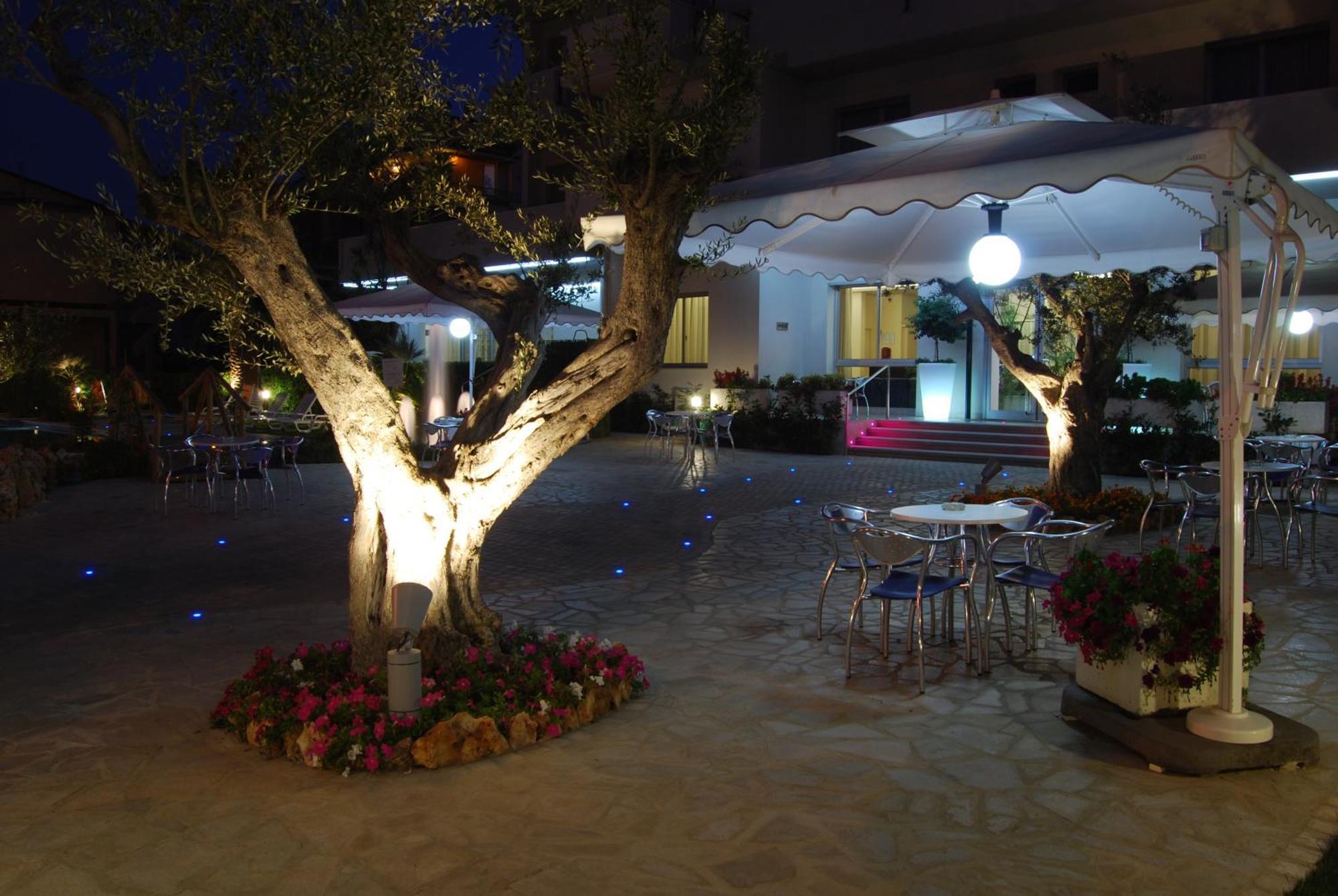 Hotel Costa Verde Tortoreto Esterno foto