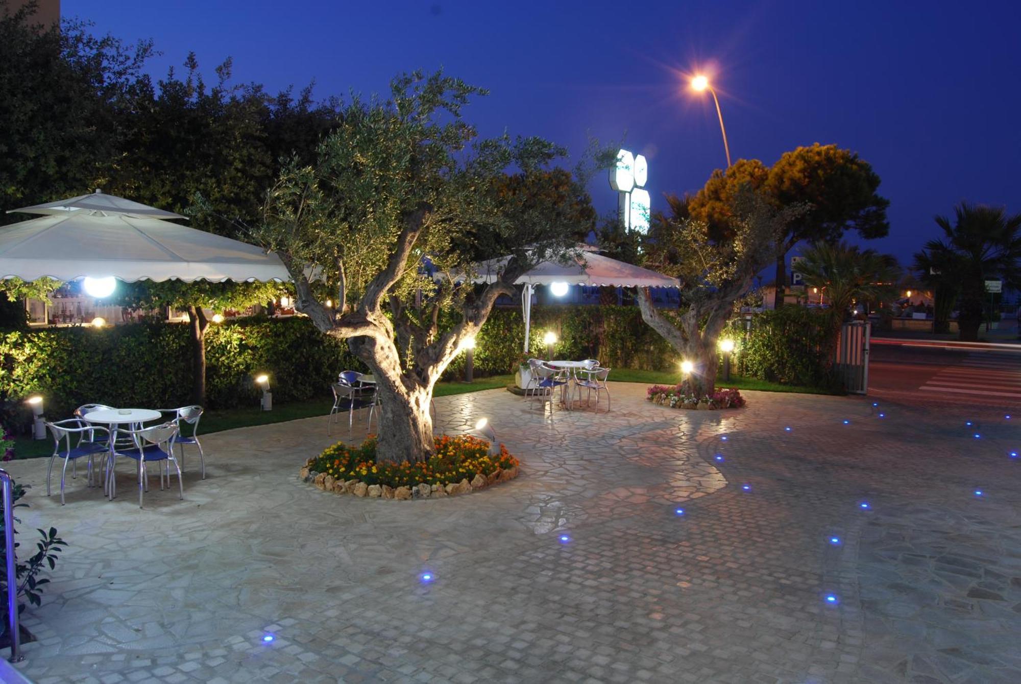 Hotel Costa Verde Tortoreto Esterno foto