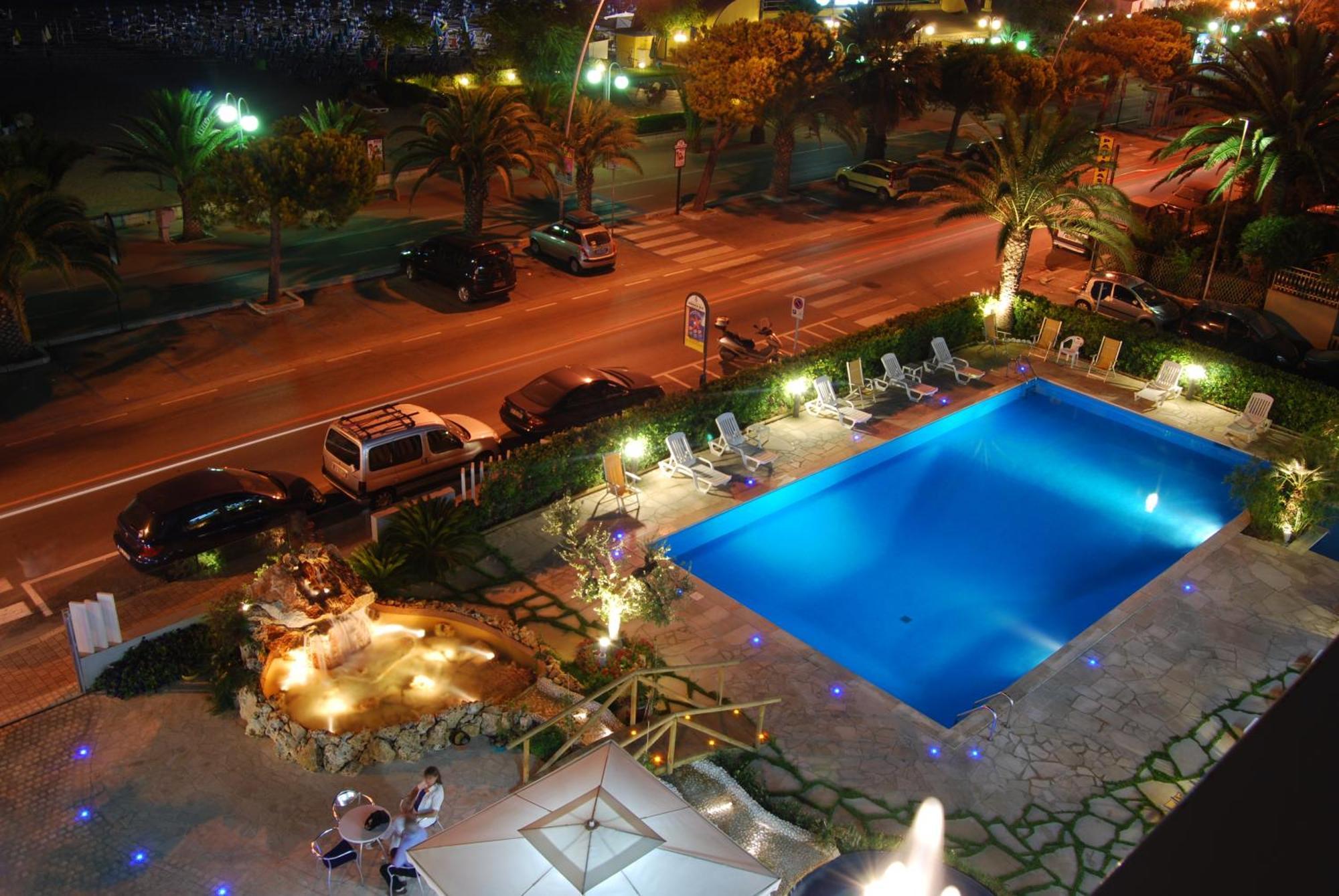 Hotel Costa Verde Tortoreto Esterno foto